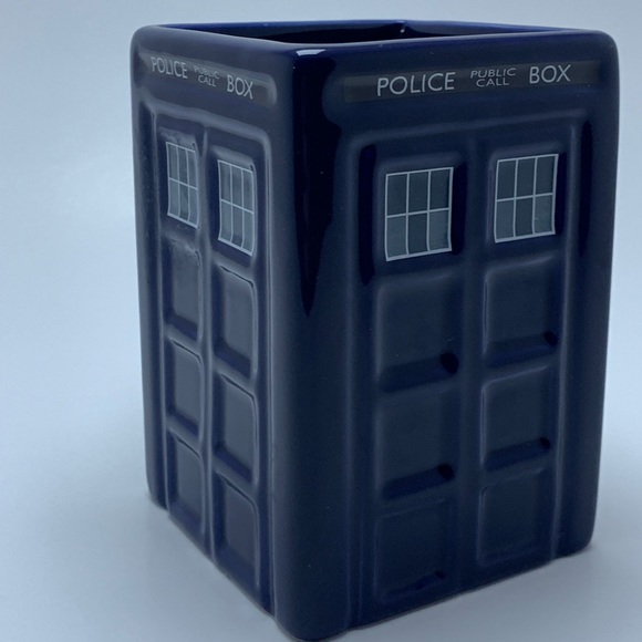Doctor Who Tardis mug (BBC) - Picture 5 of 6